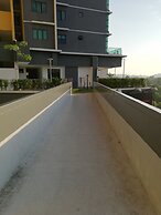 Lawang Suite 2 Bedroom Corner Apartment