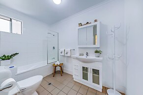 Alpha 8 on Waterson - Airlie Beach