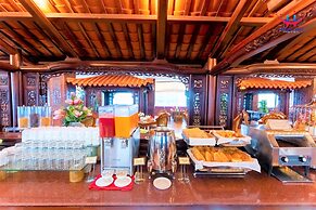 Huong Viet Hotel Quy Nhon - Beachfront