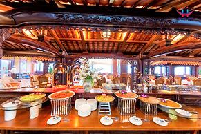 Huong Viet Hotel Quy Nhon - Beachfront