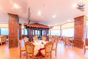 Huong Viet Hotel Quy Nhon - Beachfront