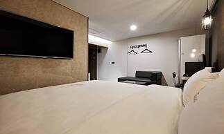 Gracias Hotel Gimhae