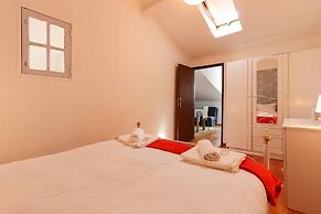 Bairro Alto Cosy by Homing