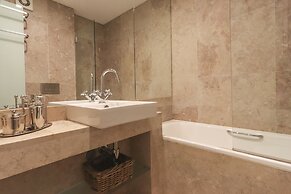 Downtown Chiado by Homing