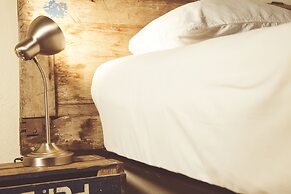 somewhere nice - Hostel