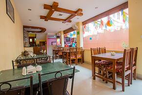 Traveler's Holiday Inn