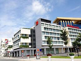 Becamex Hotel New City