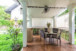 Nimman Elegant Garden Villa