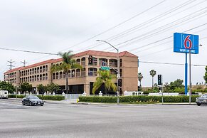 Motel 6 Gardena, CA - South