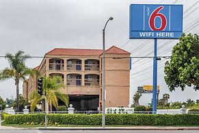 Motel 6 Gardena, CA - South