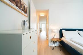 Vienna Residence Spacious Apartment for up to 4 Guests Directly at the