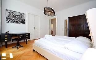 Vienna Residence Great Home for 4 People Near the Famous Schloss Schoe