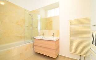 Vienna Residence Great Home for 4 People Near the Famous Schloss Schoe