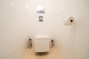 Vienna Residence Elegant Apartment for 2 Near the Famous Mariahilferst