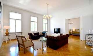 Vienna Residence Colossal Apartment With Balcony and Space for 8 Guest