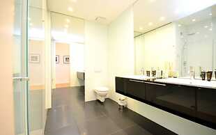 Vienna Residence Colossal Apartment With Balcony and Space for 8 Guest