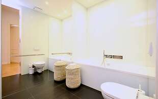 Vienna Residence Colossal Apartment With Balcony and Space for 8 Guest