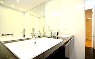 Vienna Residence Colossal Apartment With Balcony and Space for 8 Guest