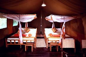 Selous Butembo Tented Lodge Lotus