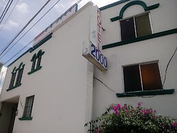 Hotel El 2000