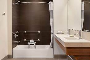 La Quinta Inn & Suites by Wyndham San Luis Obispo Downtown