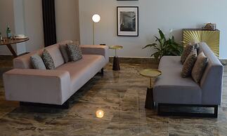 Q8 Boutique Hotel