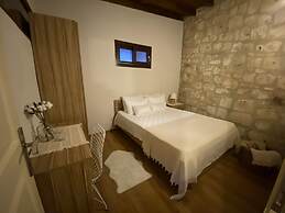 PluVia Boutique Hotel