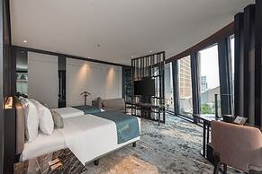 JHL Solitaire Gading Serpong