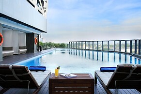 JHL Solitaire Gading Serpong