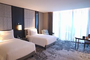 JHL Solitaire Gading Serpong