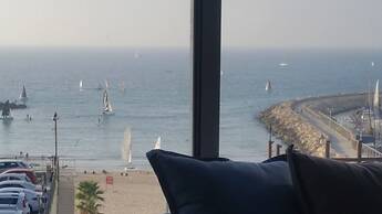 TLV Suites on the beach