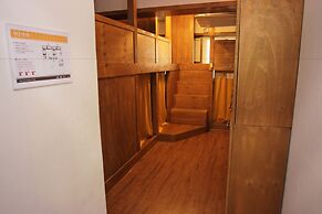 Urban Art Stay - Hostel