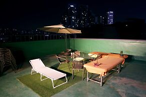 Urban Art Stay - Hostel