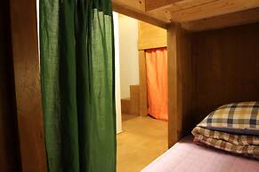 Urban Art Stay - Hostel