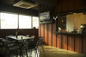 Urban Art Stay - Hostel