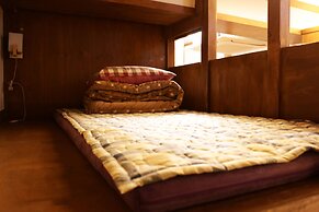 Urban Art Stay - Hostel