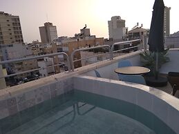 TLV Suites Triplex Penthouse With pool