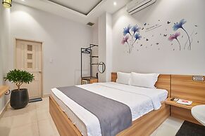 Bin Bin Hotel 2 - Near Him Lam D7