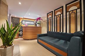 Bin Bin Hotel 2 - Near Him Lam D7