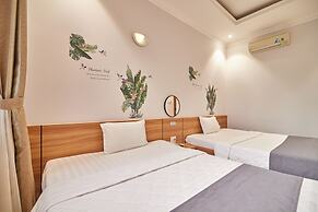 Bin Bin Hotel 2 - Near Him Lam D7