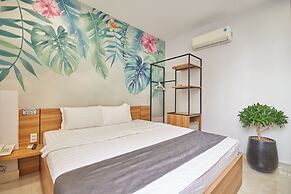 Bin Bin Hotel 2 - Near Him Lam D7