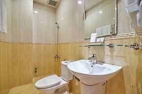 Bin Bin Hotel 2 - Near Him Lam D7