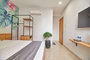 Bin Bin Hotel 2 - Near Him Lam D7