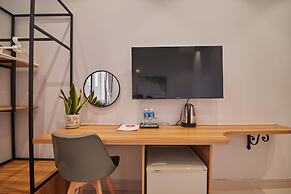 Bin Bin Hotel 2 - Near Him Lam D7