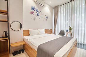 Bin Bin Hotel 2 - Near Him Lam D7