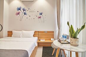 Bin Bin Hotel 2 - Near Him Lam D7