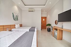 Bin Bin Hotel 2 - Near Him Lam D7