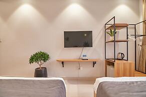 Bin Bin Hotel 2 - Near Him Lam D7