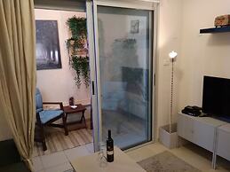 TLV Suites By The Sea - 2 Rooms