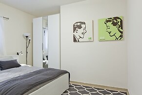 TLV Suites By The Sea - 2 Rooms